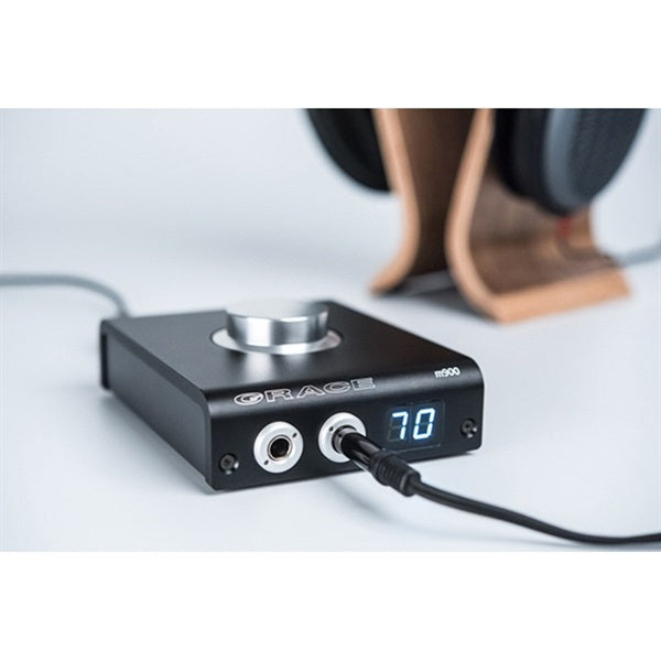 m900_(Studio_Reference_Headphone_Amp___DAC___Preamp)_[Backorder_item]_04